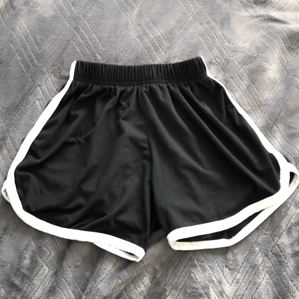 BLACK AND WHITE ROMWE SHORTS